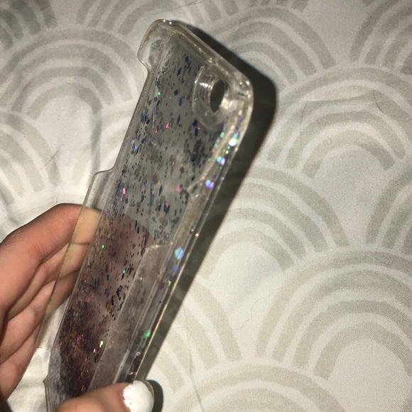 Sparkle moving Case for IPhone 6s, slightly broken - Picture 4 of 4